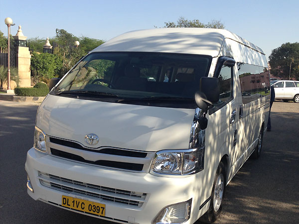 Tempo Traveller, Volvo Bus & Mercedes Benz Bus Rentals Delhi