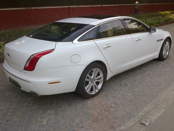 Tempo Traveller, Volvo Bus & Mercedes Benz Bus Rentals Delhi