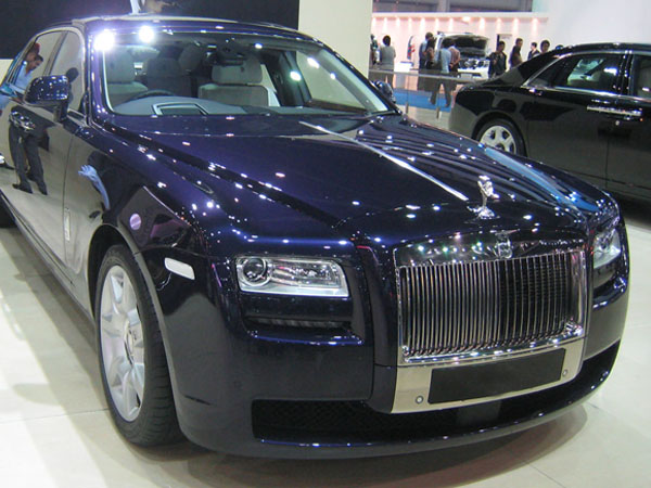 Tempo Traveller, Volvo Bus & Mercedes Benz Bus Rentals Delhi